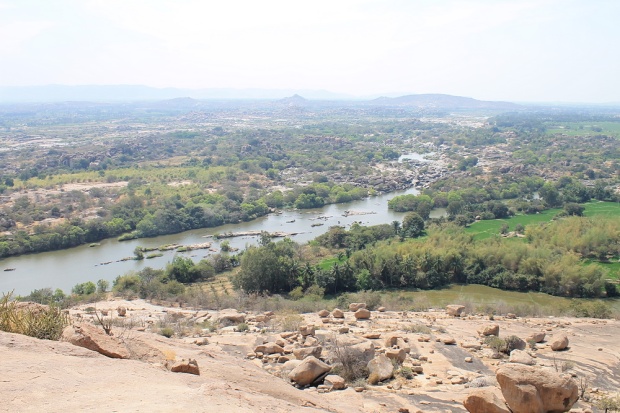 razgled na Thungabadro na drugi strani